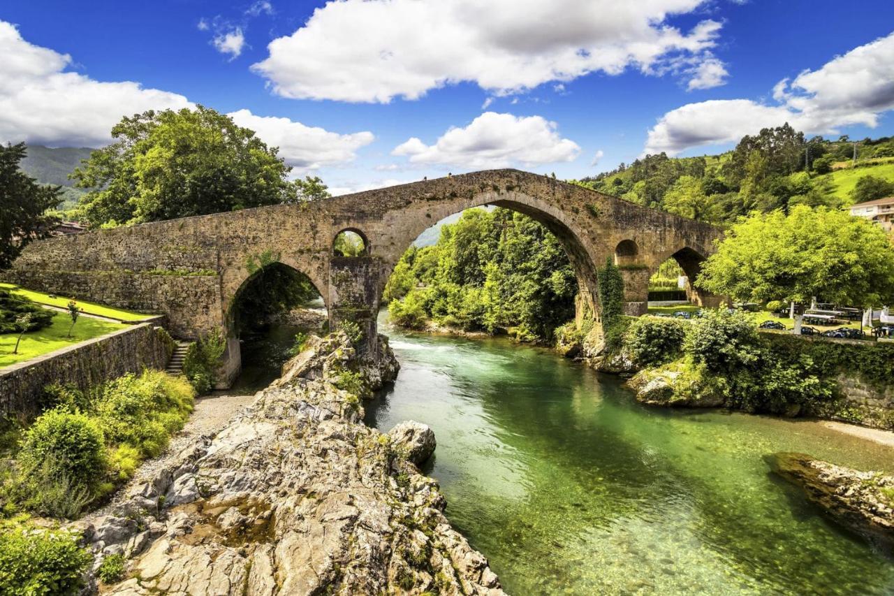 Cangas De Onis A Orillas Del Rio Sella Eksteriør billede