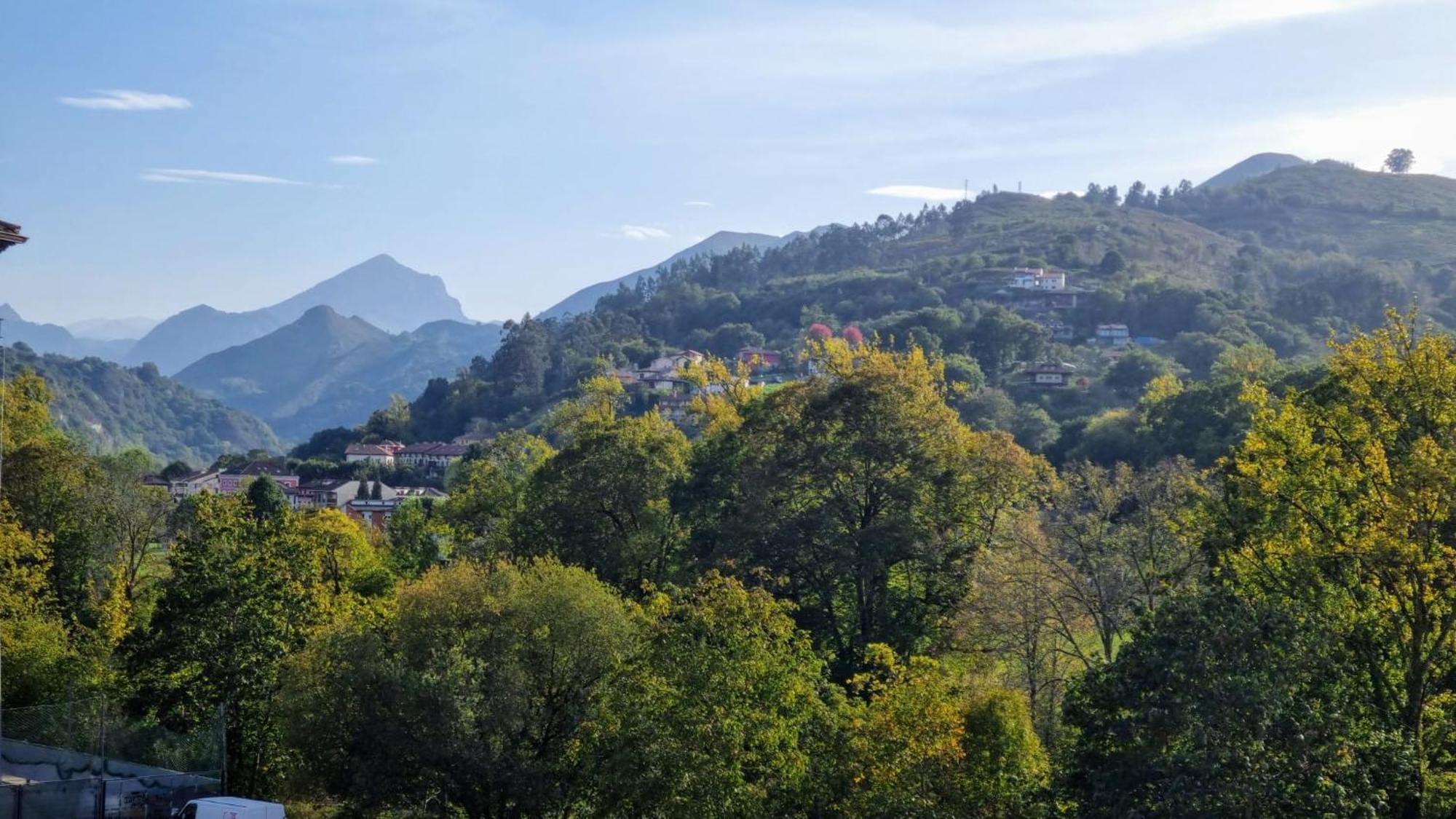 Cangas De Onis A Orillas Del Rio Sella Eksteriør billede