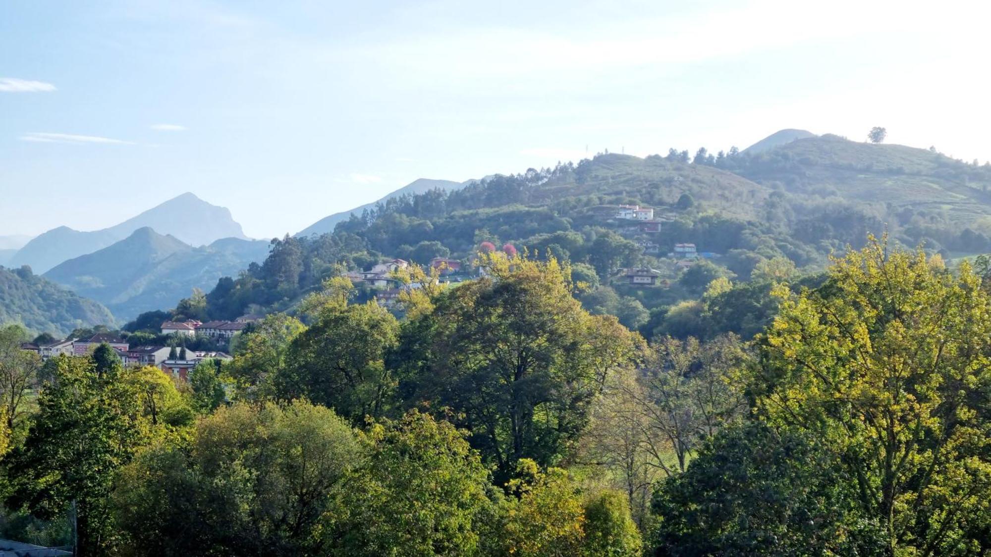 Cangas De Onis A Orillas Del Rio Sella Eksteriør billede